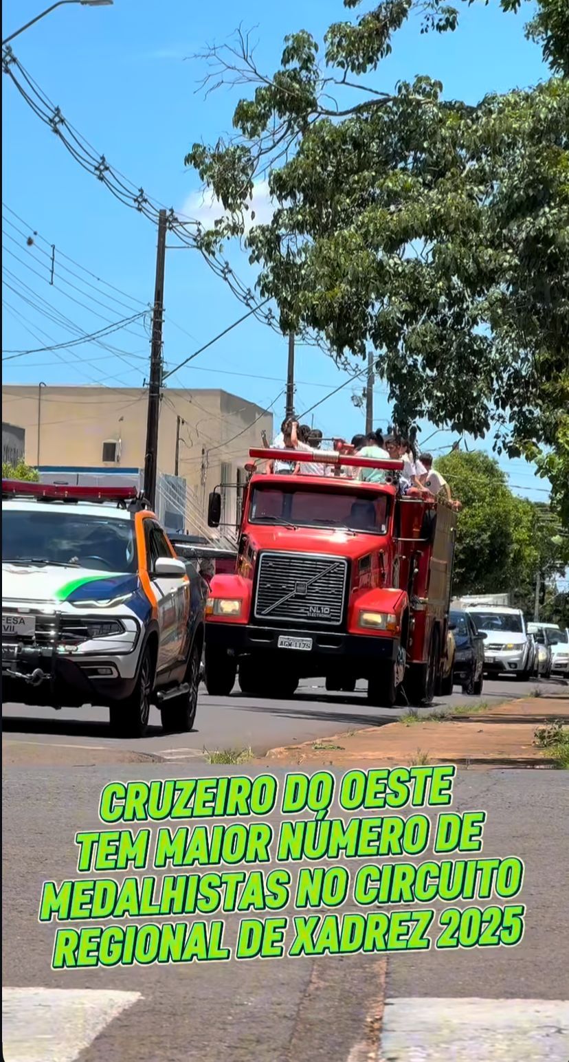 Cruzeiro do Oeste celebra campeões do CREXE 2025 com carreata especial
