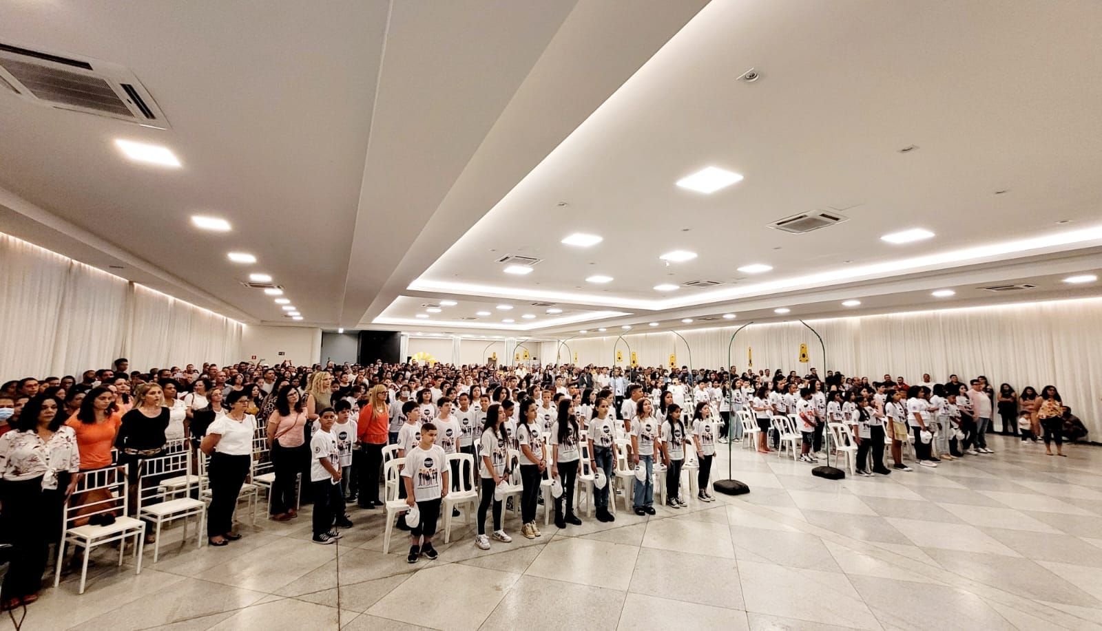Alunos dos quintos anos de Sumaré participam de formatura do PROMAD